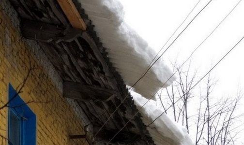 Глыбой льда убило ребенка
