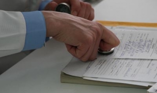В каких частных клиниках Петербурга можно получить помощь по полису ОМС бесплатно
