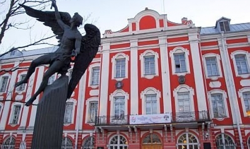 Петербургский университет хочет управлять Покровской больницей