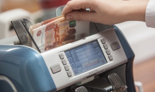 Чиновники Минздрава в 2014 году заработали более 500 млн рублей