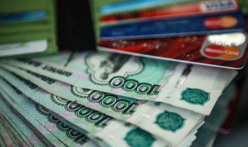 Расходы на повышение зарплат врачам урежут