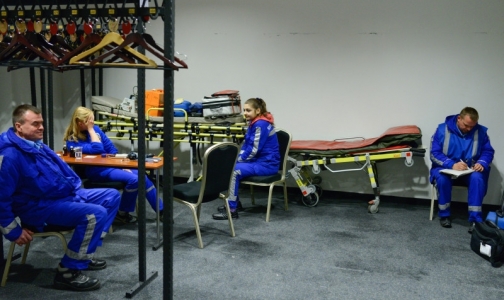 Петербургские «скорые» прибыли к месту опознания погибших в авиакатастрофе