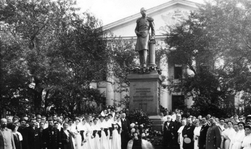 Мариинской больнице не хватает 7 млн рублей на памятник принцу Ольденбургскому