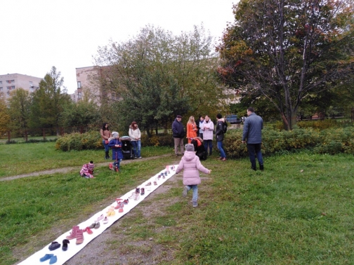 Жители Калининского района организовали флешмоб с требованием построить роддом