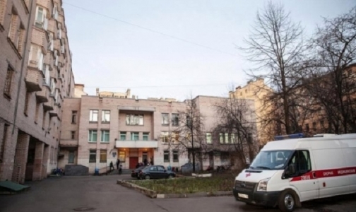 После возмущения петербуржцев власти приостановили переезд Детской поликлиники №44