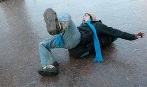 Петербуржцы страдают из-за гололеда