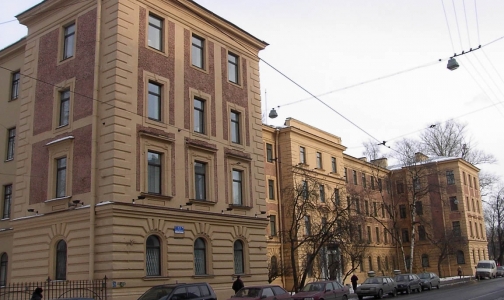 Первый мед обвиняют в мошенничестве