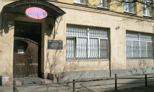 В роддоме обрушилась штукатурка