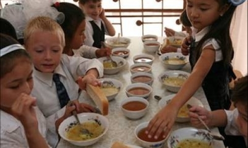 «Конкорд» больше не будет кормить школьников обедами