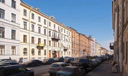 6-летняя девочка упала с балкона