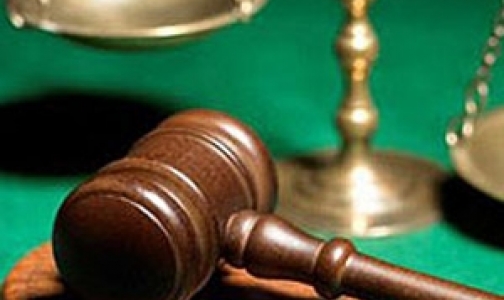 Пять юных петербуржцев добились права получать лекарства через суд