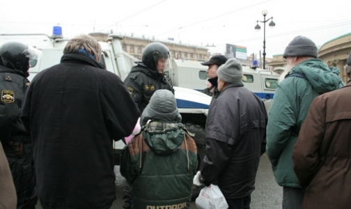 Полицейских обязали интересоваться здоровьем задержанных