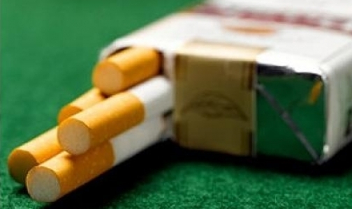У метро «Политехническая» можно обменять пачку сигарет на банан