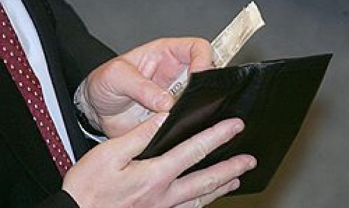 Зарплата чиновников Минздрава втрое меньше, чем у главврачей частных клиник