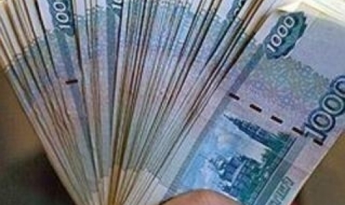 Государство выделит 100 миллиардов рублей на повышение зарплаты врачам-бюджетникам