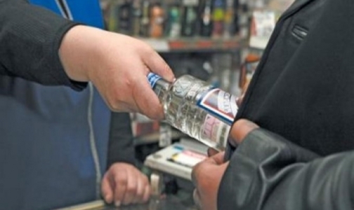 Ученые доказали связь водки с высокой смертностью мужчин в России