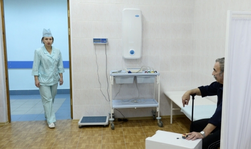 Недоступность медпомощи беспокоит россиян больше, чем платное образование