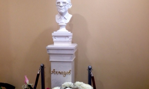 Руководство Центра им. Алмазова надеется сохранить потенциал Института им. Поленова