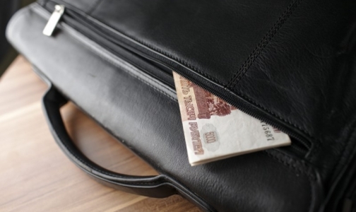 Врача Института нейрохирургии им. Поленова ограбили на 410 тысяч рублей