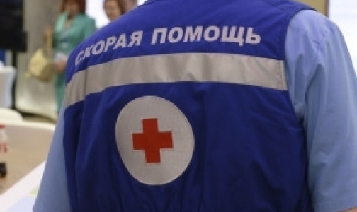 Врачей петербургской "Скорой" научат не волочить пациентов по полу