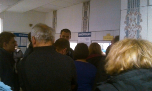 Петербургский депутат просит УФАС и комздрав навести порядок с выдачей справок водителям