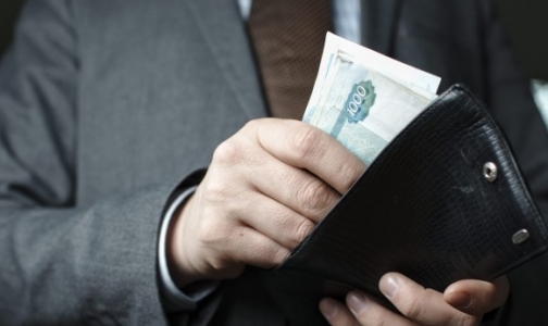 Петербургским врачам пообещали зарплату в 72,3 тысячи рублей