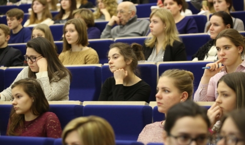 Медицинские вузы Петербурга в 2016 году примут больше целевиков