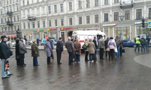 Еще в одном районе Петербурга начали делать прививки от гриппа у метро