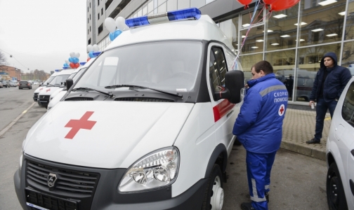 Автопарк областных больниц пополнили 25 новых «Скорых»
