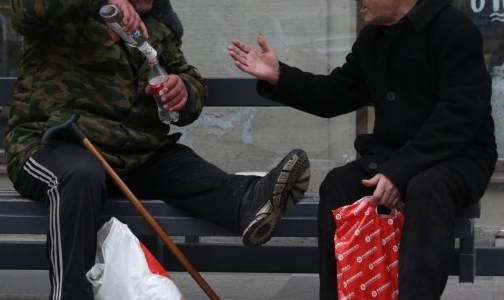 В Петербурге за год 20 отравлений метиловым спиртом, спасают не всех