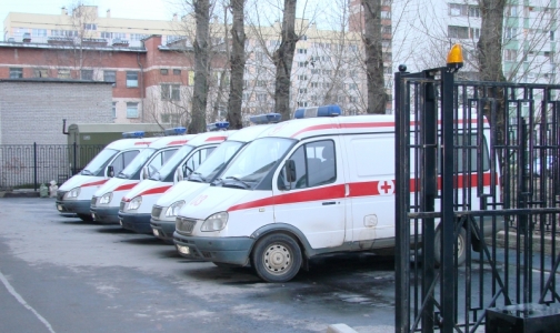 Главный врач петербургской поликлиники судится с сотрудниками за 8,5 тысяч рублей