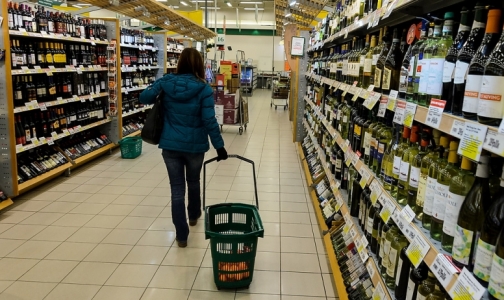 Минздрав предложил не продавать алкоголь нетрезвым покупателям