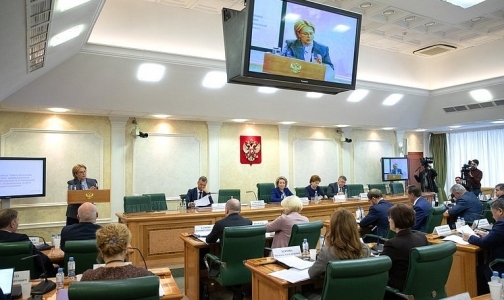 Вероника Скворцова: Регионы не следуют рекомендациям и закупают самые дешевые онкопрепараты
