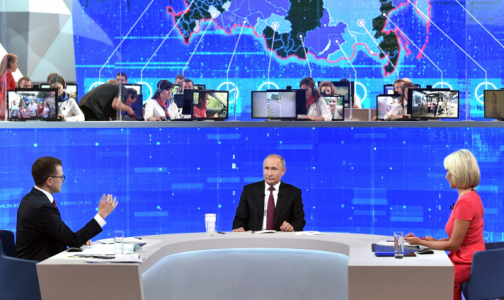Прямая линия: В регионах жалуются на нехватку кадров, Путин обещает поднять зарплаты
