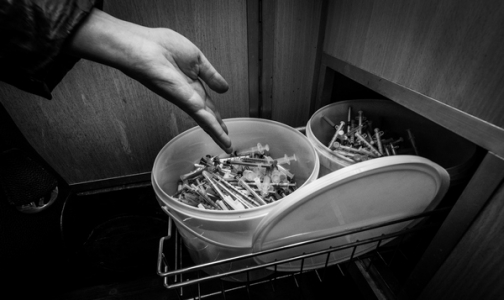 В Петербурге за полгода наркоманы сдали в утиль более 106 тысяч использованных шприцев