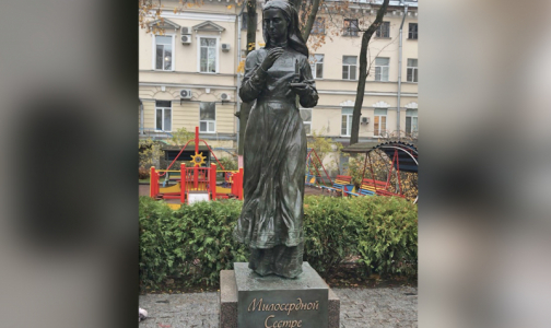 В Петербурге появился первый памятник сестре милосердия