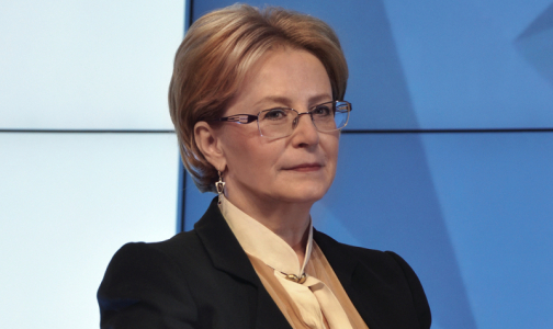 Вероника Скворцова поздравила врачей с Новым годом