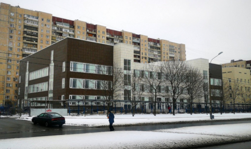 В Коломягах никак не дождутся открытия поликлиники - срок сдачи опять перенесли