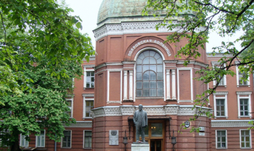 В больницах Петербурга частично отменили плановую госпитализацию