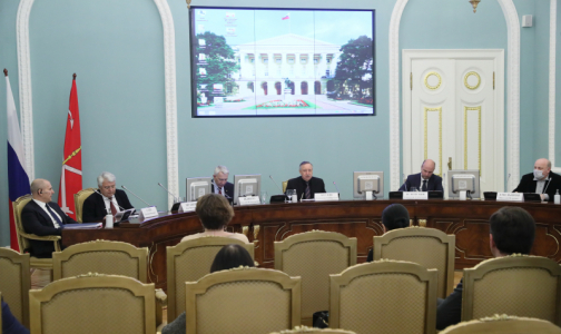 Семь федеральных клиник Петербурга перепрофилируют для пациентов с COVID-19 раньше срока