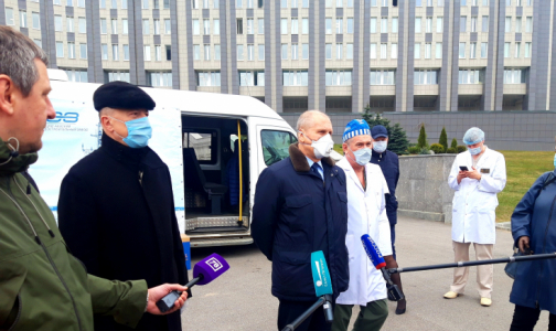 Больница святого Георгия получила в подарок средства защиты для медиков. Их хватит до конца эпидемии