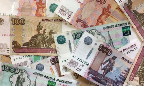 В Смольном установили базовую ставку допвыплат медикам, которые работают с COVID-19
