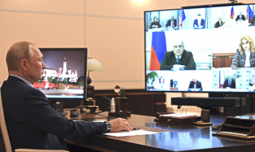 Глава Роспотребнадзора заявила о выходе страны на плато, Путин - о второй волне