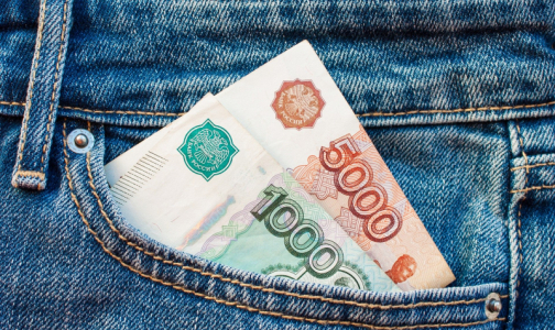 Пострадавшими от коронавируса признали почти 800 петербургских медиков