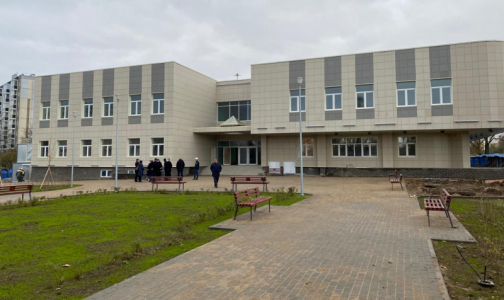 На юго-западе Петербурга к концу года обещают открыть подстанцию скорой и поликлинику для детей