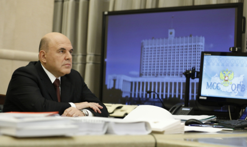 Мишустин выделил еще 26 млрд рублей на спецвыплаты медикам