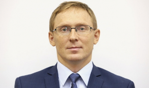 У председателя комздрава появился новый зам. Он должен наладить связь между комитетом и поликлиниками