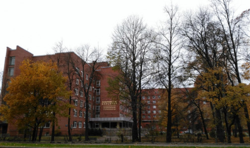 Пациенты подают иски к виновной в заражении 155 человек Покровской больнице