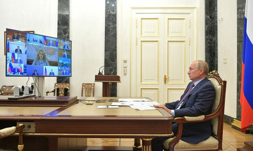 «Чтобы на этом никто не наживался!» Путин призвал не допустить «наживания» за счет средств для борьбы с COVID-19
