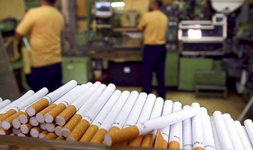 Депутаты предлагают продавать сигареты и алкоголь только в специализированных магазинах
